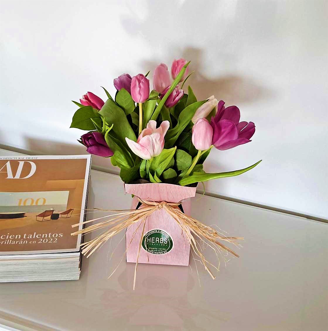 EGALITE Flower arrangement for women´s day in Barcelona