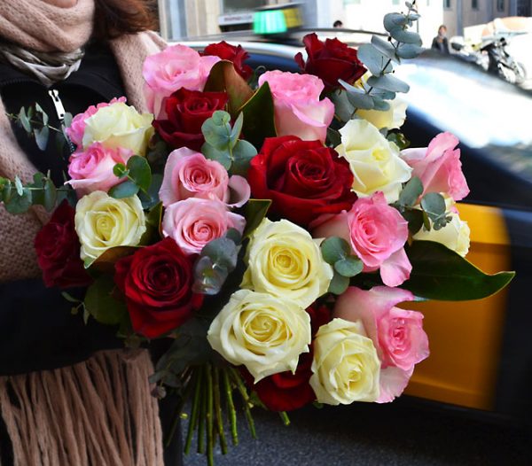 mixed-roses-delivery