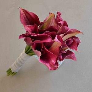 bouquet-bridal-aubergine-cheap