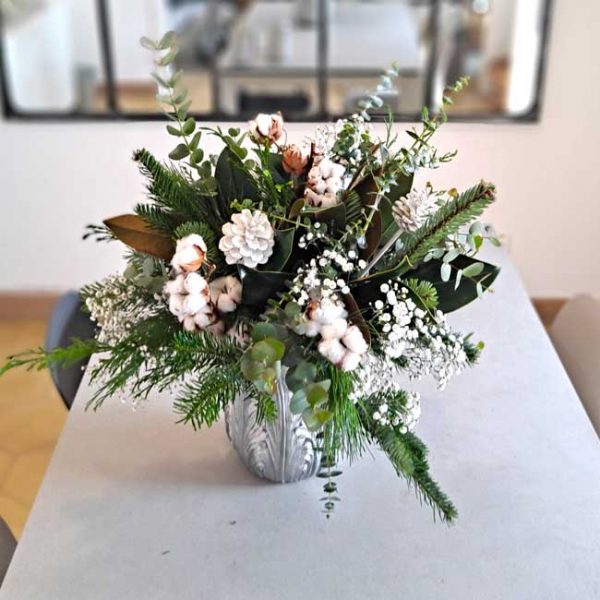 natural-white-christmas-bouquet