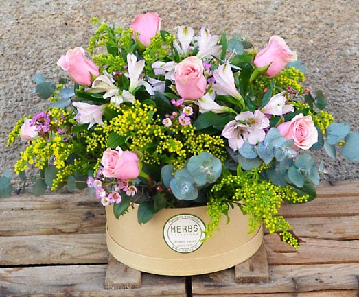 hat-box-flowers