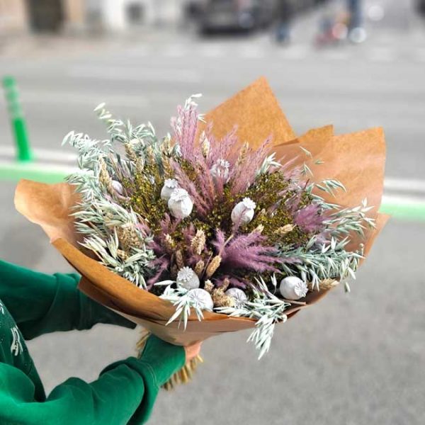 Buying-Dried-Flowers-for-Home-Delivery-Barcelona