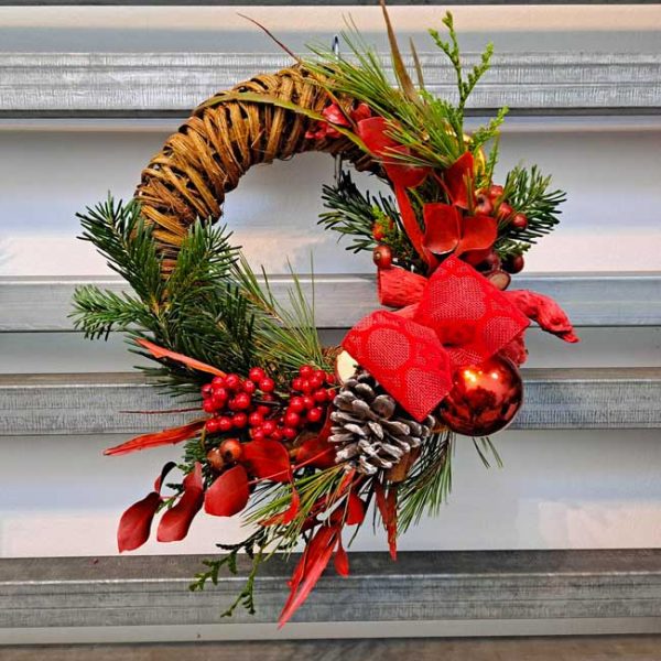 red-christmas-wreath