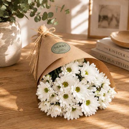 white daisy flower bouquet